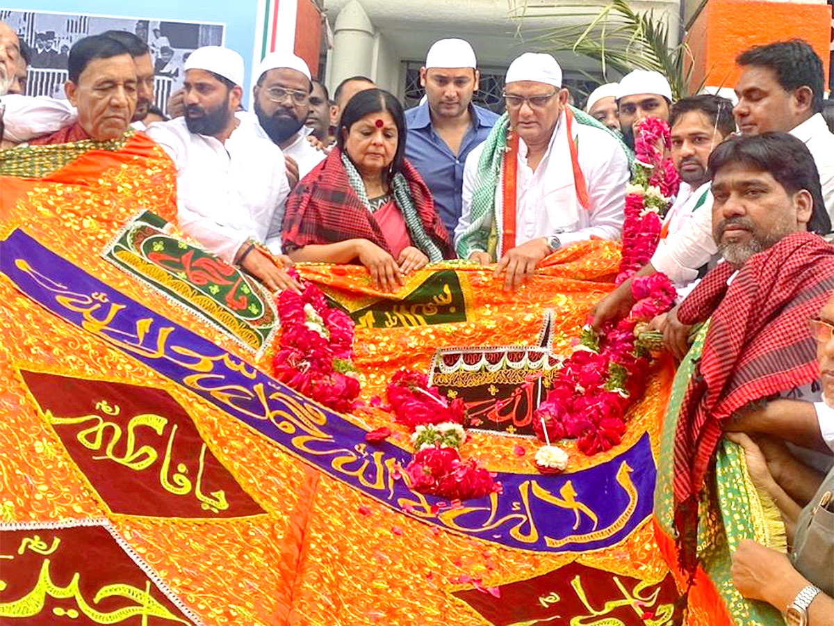 TPCC Working President Md Azharuddin Sent Chadar To Ajmer Sharif - Sakshi5