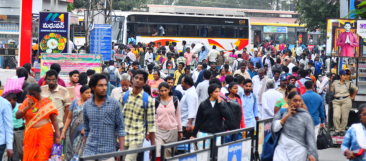 City People Leaving For Home For Sankranti - Sakshi32