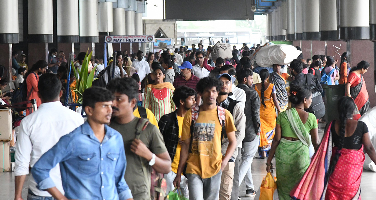 City People Leaving For Home For Sankranti - Sakshi14