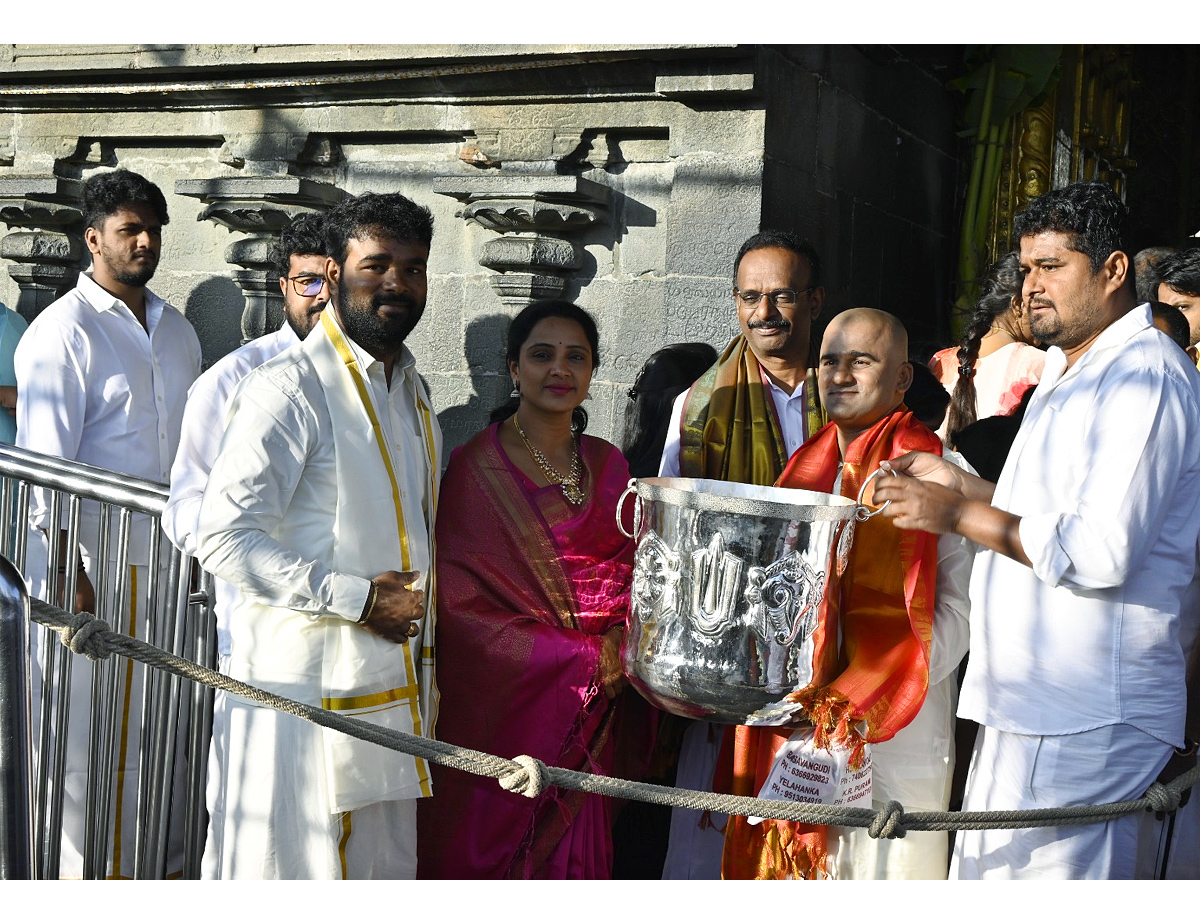  6.7 KGS silver was presented to Tirumala Temple Photos - Sakshi8