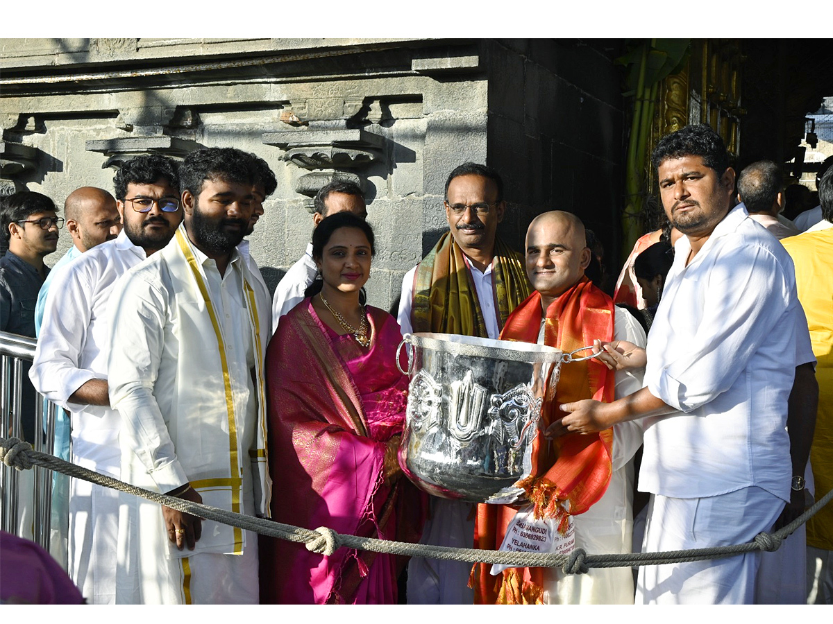  6.7 KGS silver was presented to Tirumala Temple Photos - Sakshi9