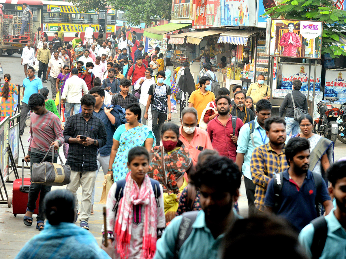 City People Leaving For Home For Sankranti - Sakshi6