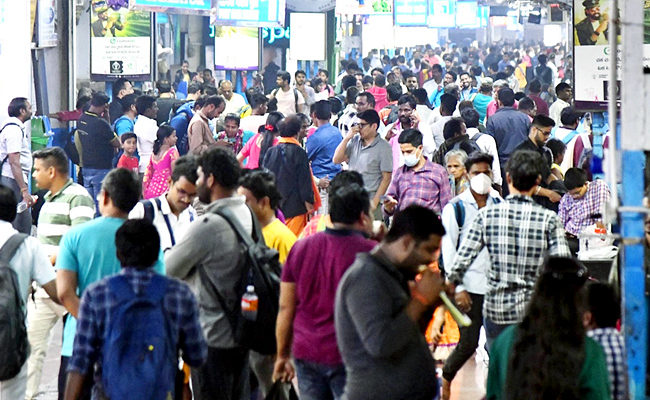 Huge Crowd At Bus Stand And Railway Stations Photos - Sakshi19