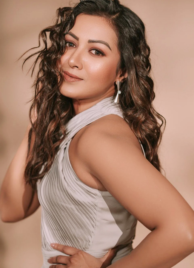 Charming Beauty Catherine Tresa Stylish Dresses - Sakshi15