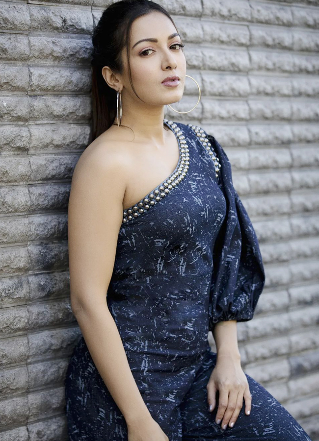 Charming Beauty Catherine Tresa Latest Stylish Dresses - Sakshi10