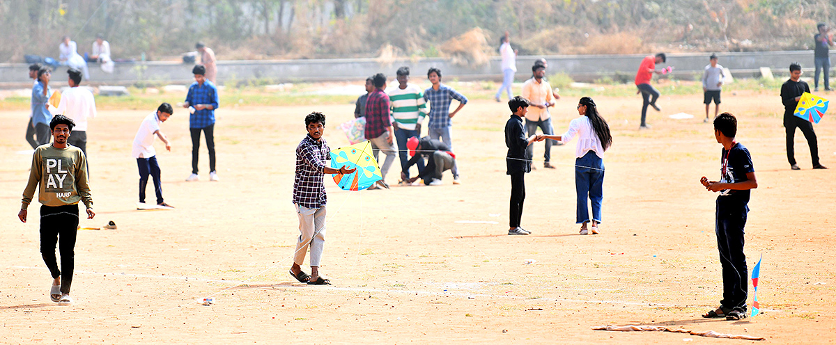 Hyderabad Kite Festival 2024 At Parade Grounds Photos - Sakshi17