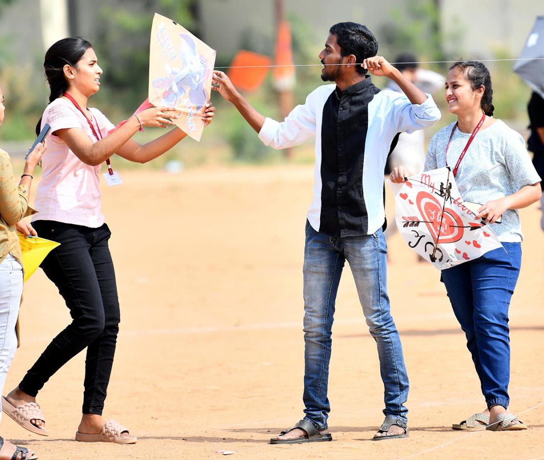 Hyderabad Kite Festival 2024 At Parade Grounds Photos - Sakshi7