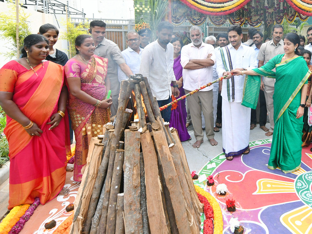 CM YS Jagan and YS Bharati Bhogi Celebrations Photos - Sakshi6