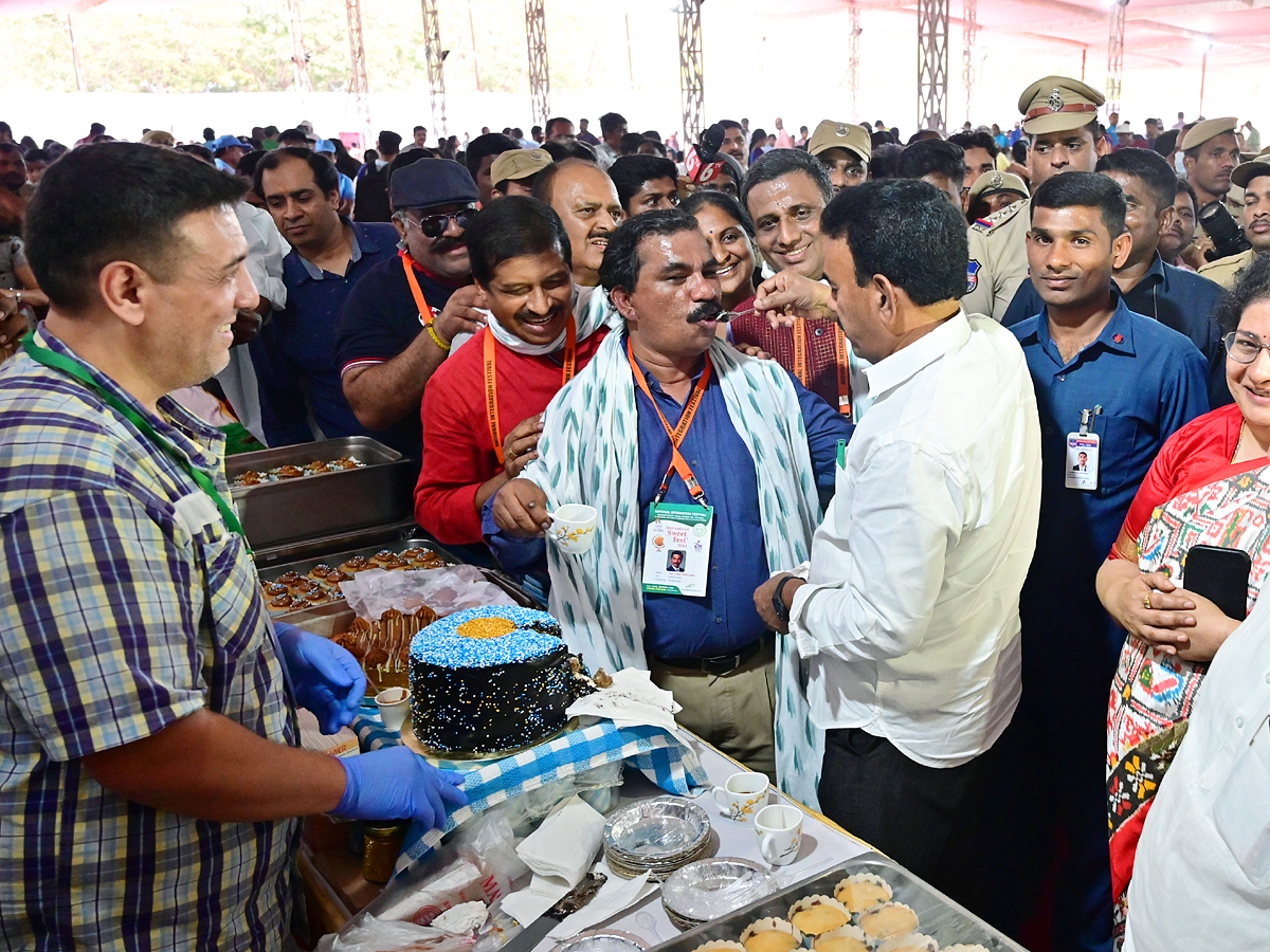 International Kite Festival At Parade Grounds At Hyderabad Photos - Sakshi13