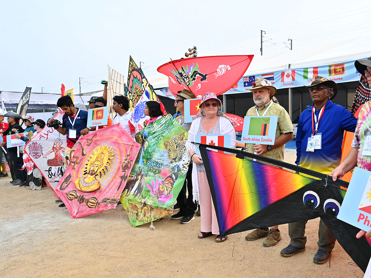 International Kite Festival At Parade Grounds At Hyderabad Photos - Sakshi19