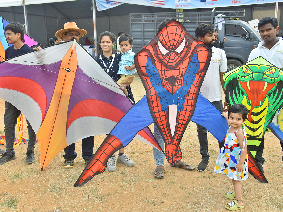 International Kite Festival At Parade Grounds At Hyderabad Photos - Sakshi26