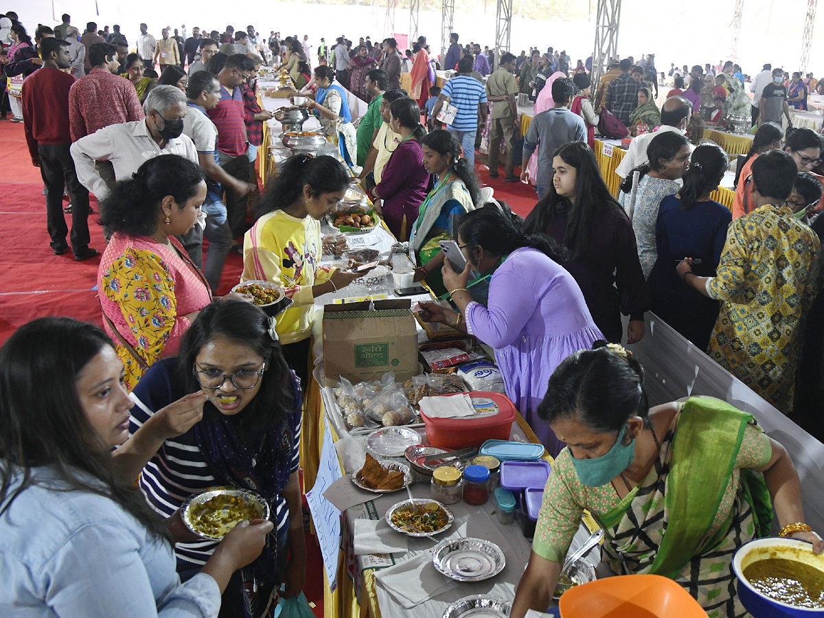 International Kite Festival At Parade Grounds At Hyderabad Photos - Sakshi33