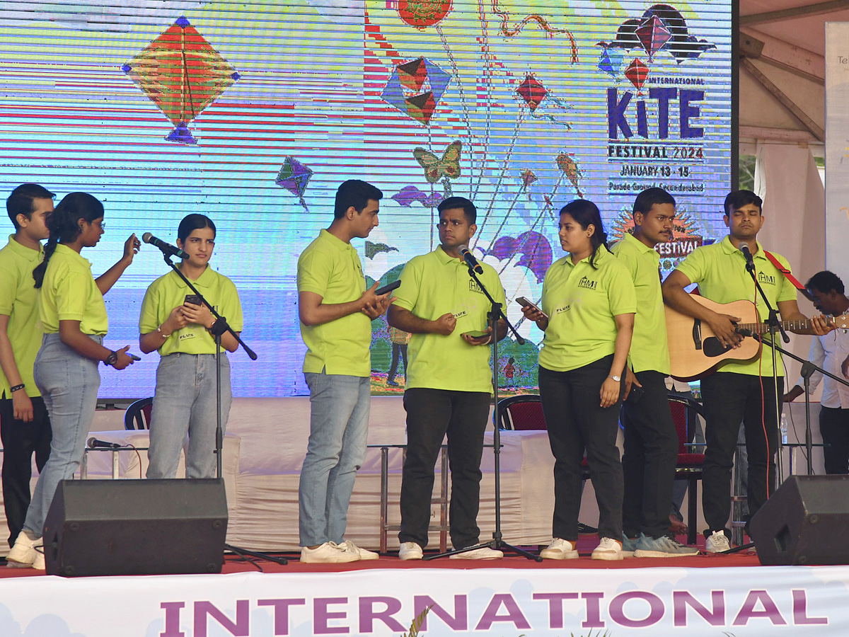 International Kite Festival At Parade Grounds At Hyderabad Photos - Sakshi42