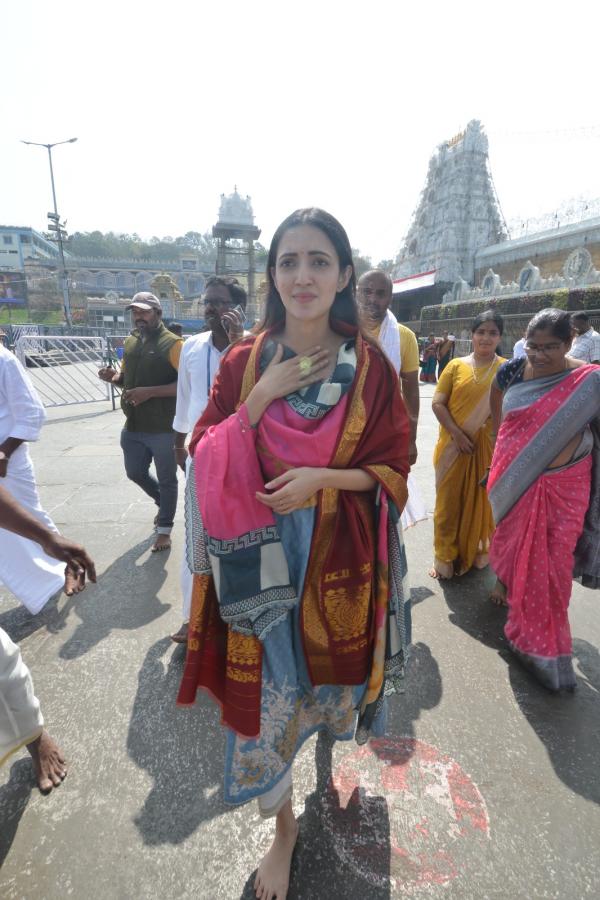 Actress Neha Shetty Visits Tirumala Srivari Temple Photos - Sakshi2