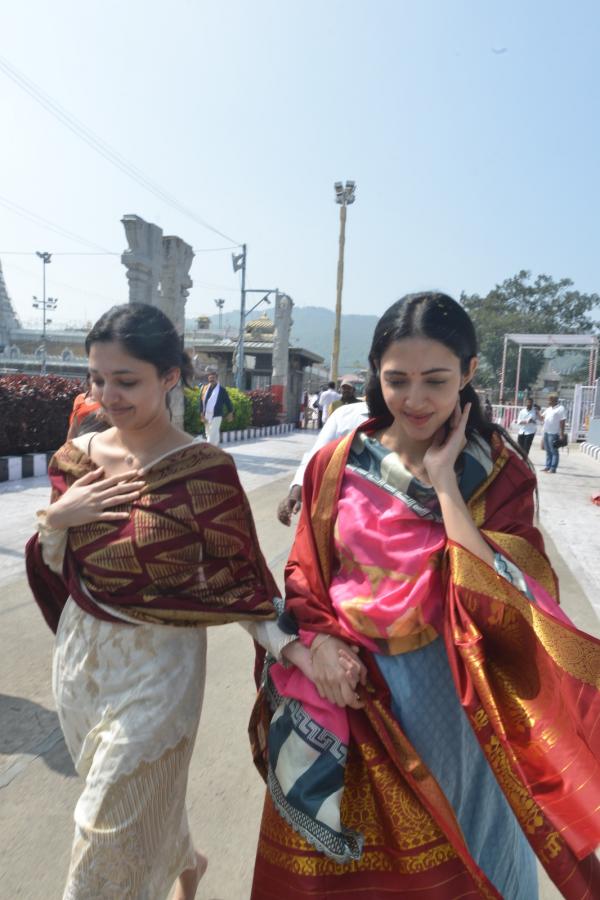 Actress Neha Shetty Visits Tirumala Srivari Temple Photos - Sakshi14