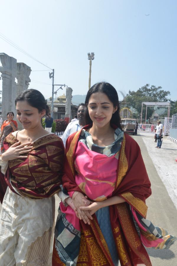 Actress Neha Shetty Visits Tirumala Srivari Temple Photos - Sakshi16