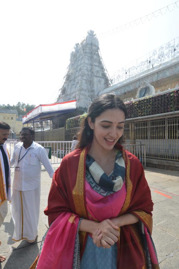 Actress Neha Shetty Visits Tirumala Srivari Temple Photos - Sakshi29