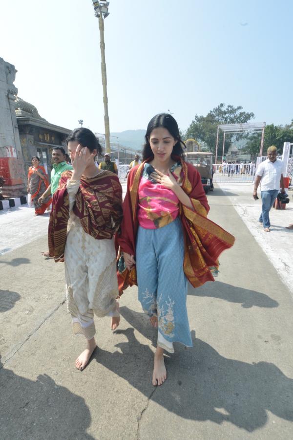 Actress Neha Shetty Visits Tirumala Srivari Temple Photos - Sakshi31