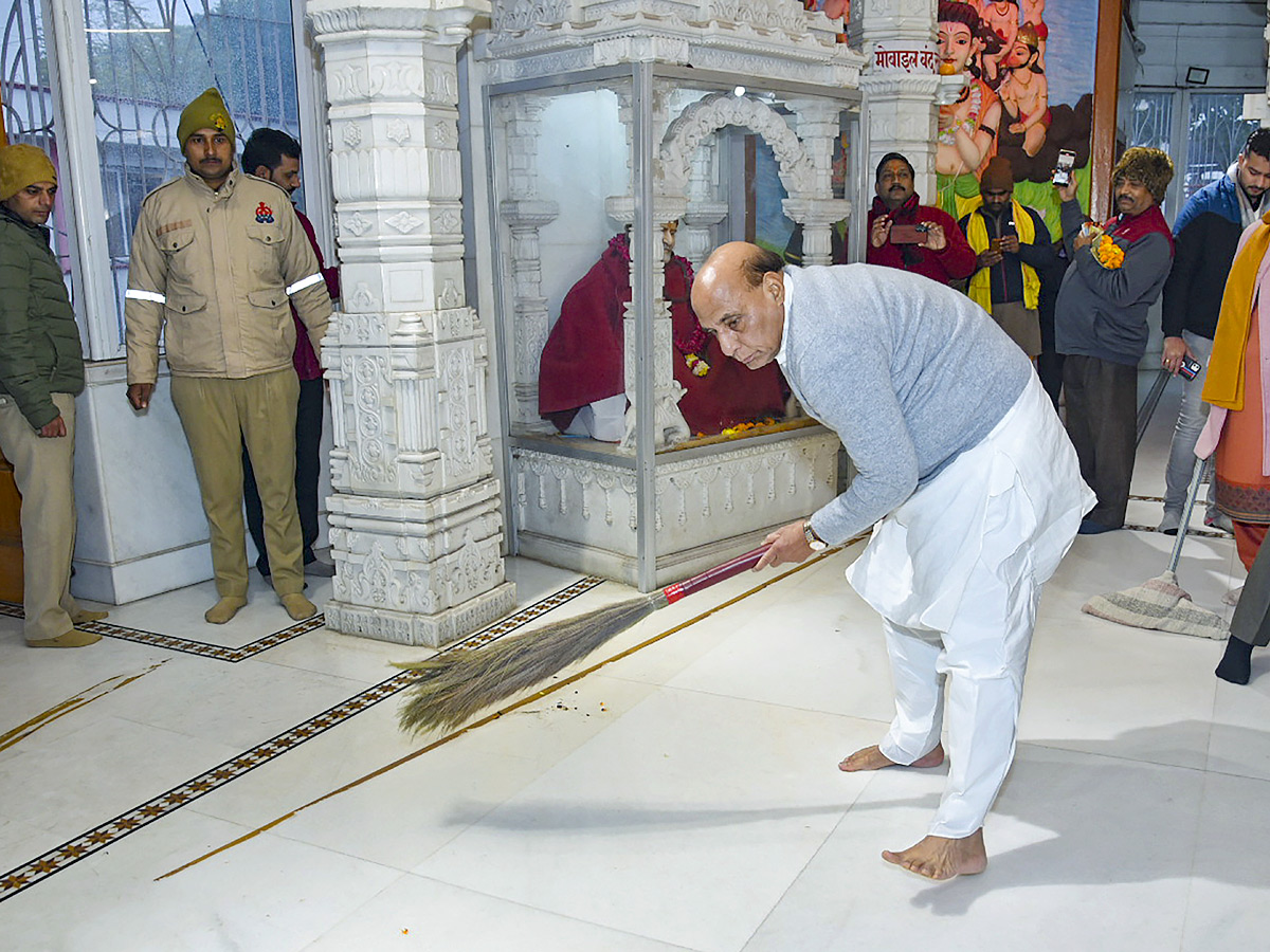 Officials take part in temple cleaning drive across the country Photos - Sakshi10