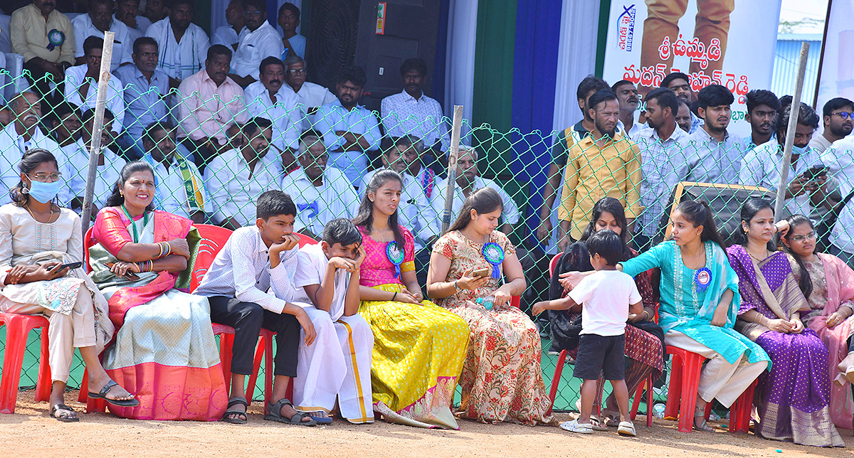 bull race in anantapur district - Sakshi17