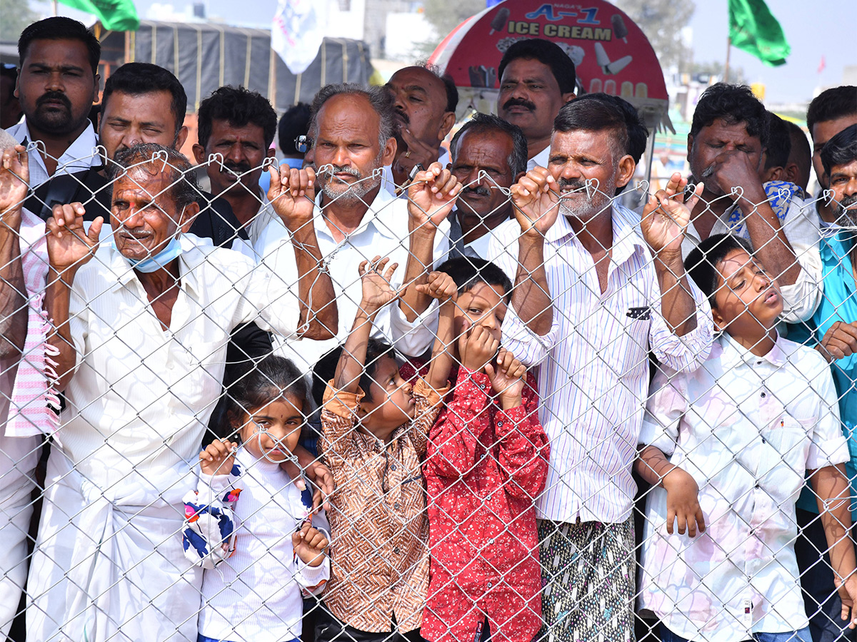 bull race in anantapur district - Sakshi26