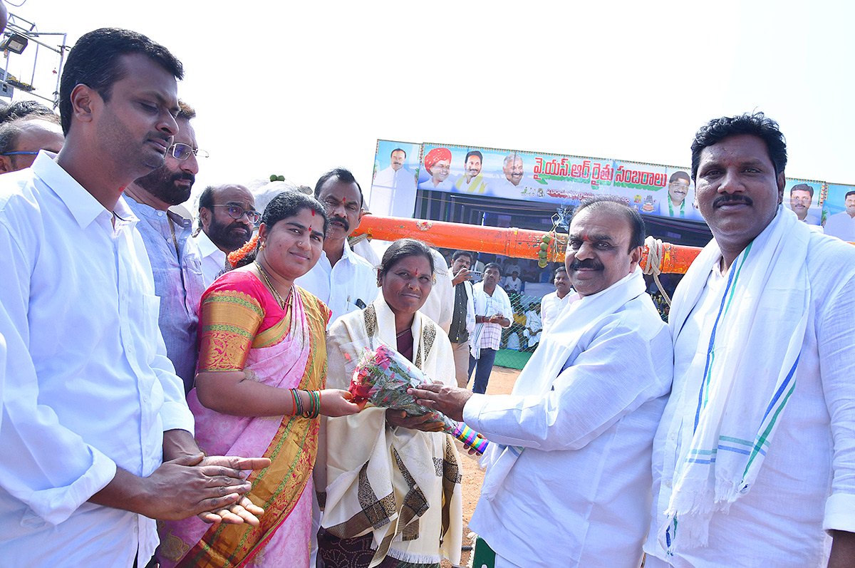 bull race in anantapur district - Sakshi6