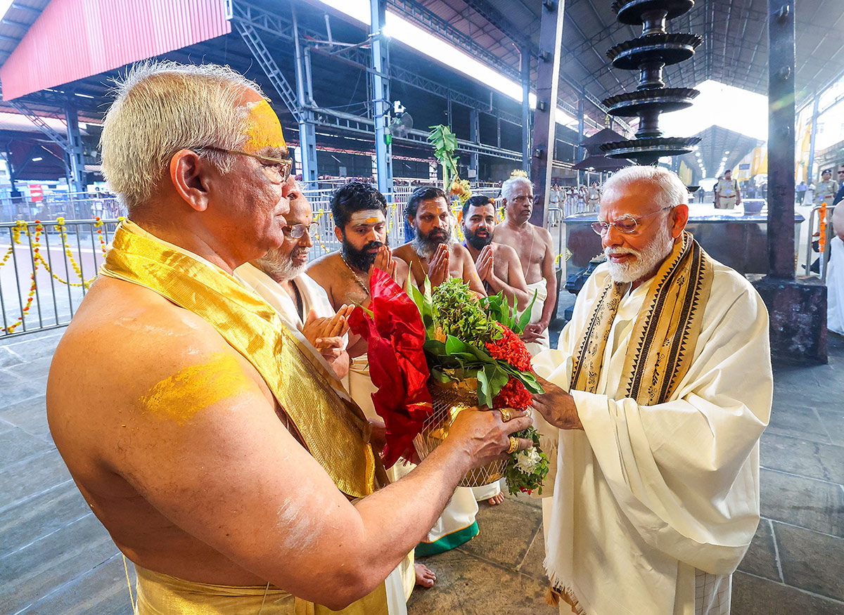 Narendra Modi attends the wedding ceremony of actor Suresh Gopi daughter  - Sakshi13