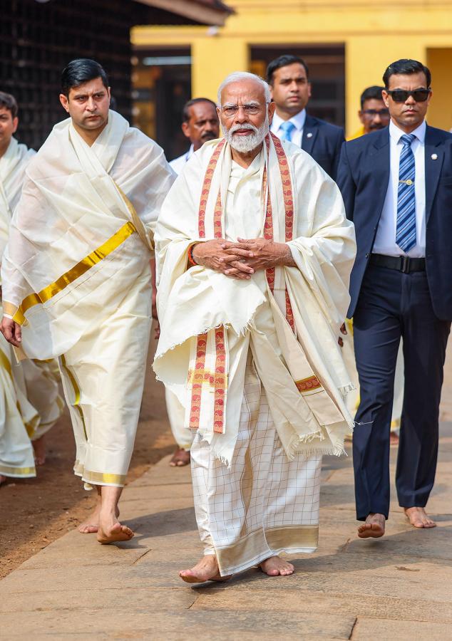 Narendra Modi attends the wedding ceremony of actor Suresh Gopi daughter  - Sakshi14