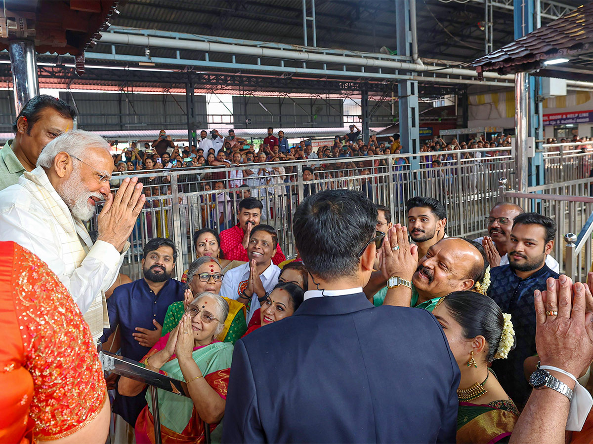 Narendra Modi attends the wedding ceremony of actor Suresh Gopi daughter  - Sakshi24