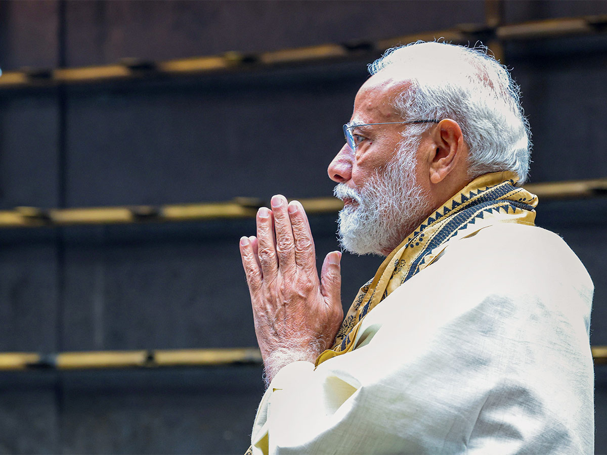 Narendra Modi attends the wedding ceremony of actor Suresh Gopi daughter  - Sakshi28