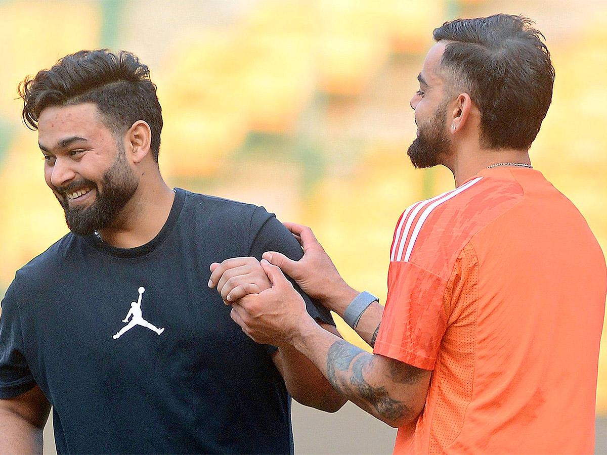 Rishabh Pant meets India teammates in Bengaluru - Sakshi14