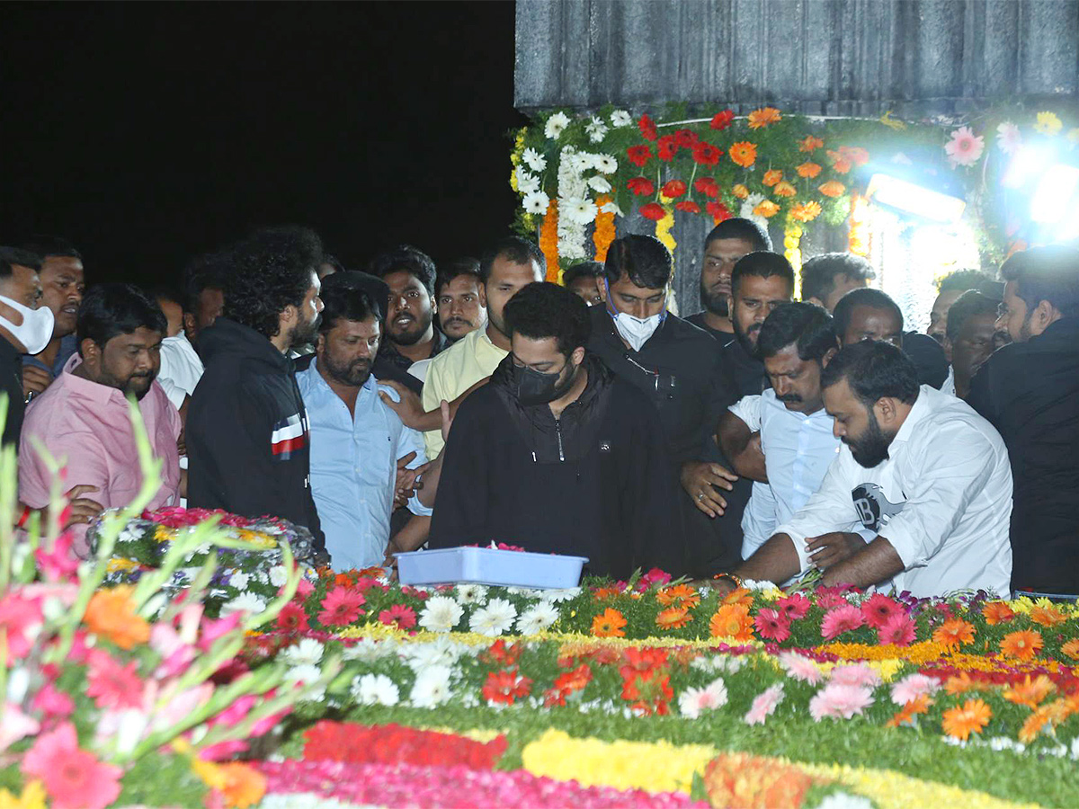 Balakrishna Furious Over NTR Flexi At NTR Ghat - Sakshi12