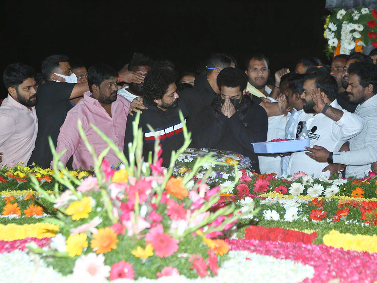 Balakrishna Furious Over NTR Flexi At NTR Ghat - Sakshi21