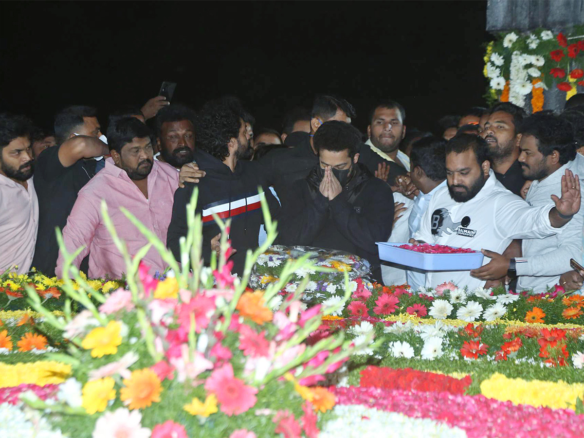 Balakrishna Furious Over NTR Flexi At NTR Ghat - Sakshi26