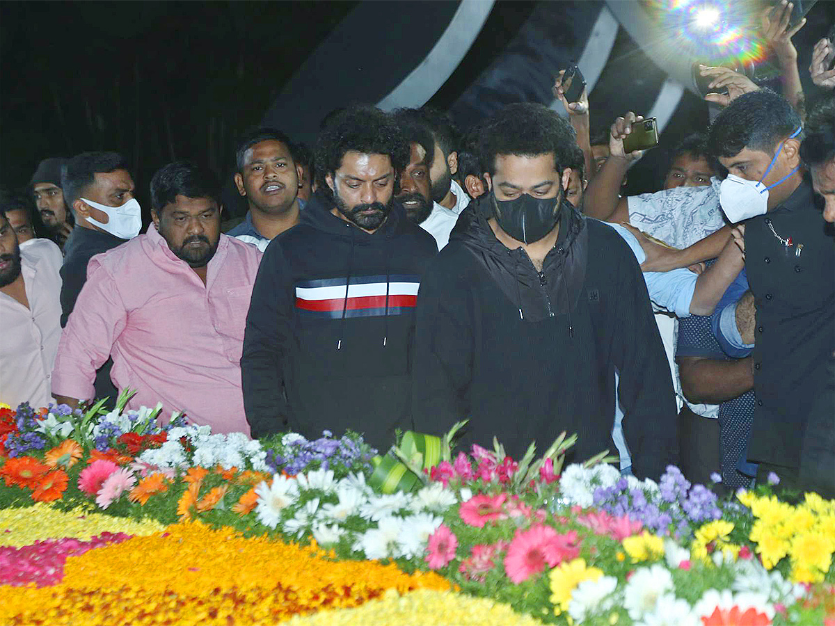 Balakrishna Furious Over NTR Flexi At NTR Ghat - Sakshi33