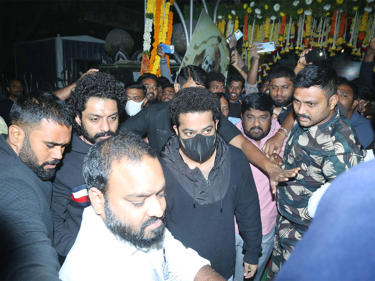 Balakrishna Furious Over NTR Flexi At NTR Ghat - Sakshi4