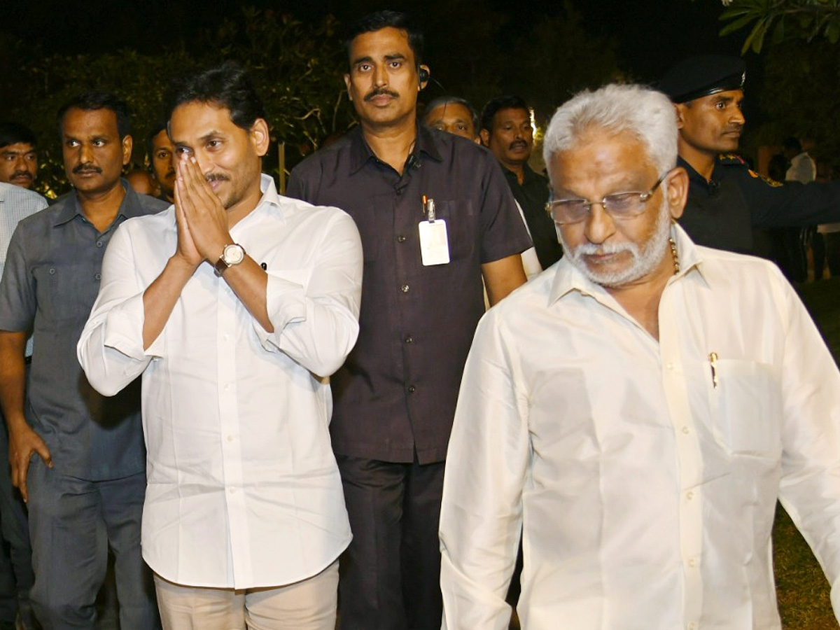 CM YS Jagan Attends Sharmila Son Raja Reddy Engagement Photos - Sakshi11