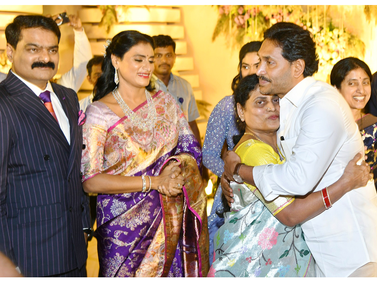 CM YS Jagan Attends Sharmila Son Raja Reddy Engagement Photos - Sakshi7