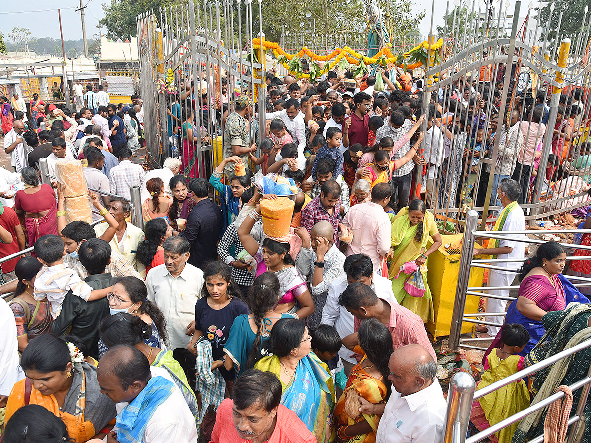 medaram Sammakka Saralamma jatara 2024 photo - Sakshi7