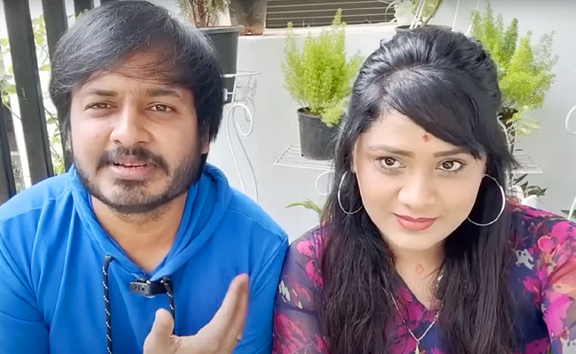 Actress keerthi bhat and husband Vijay Karthik Photos - Sakshi3