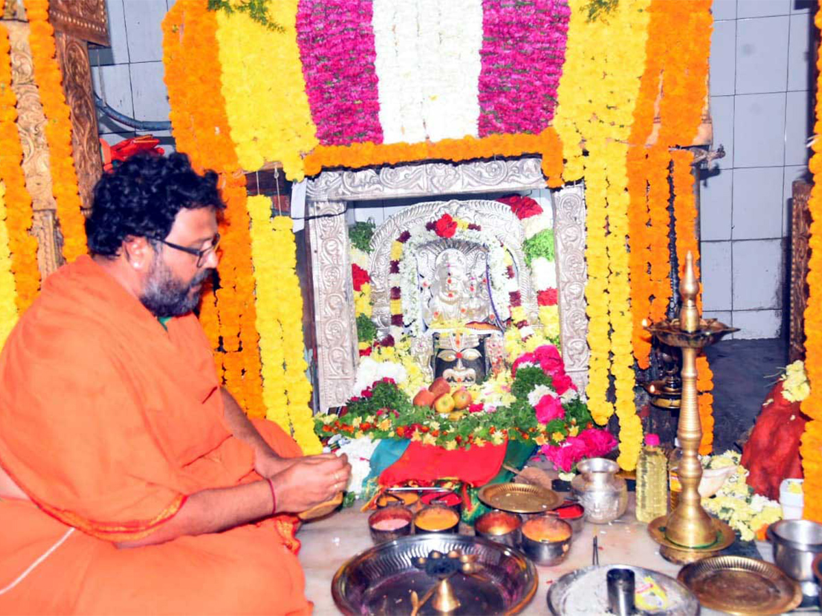 Lakshmi Narasimha Swamy Rathotsavam in mahabubnagar - Sakshi6