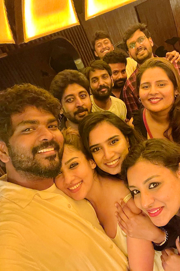 Nayanthara Vignesh Shivan drop wholesome family moments on New Year Photos - Sakshi3