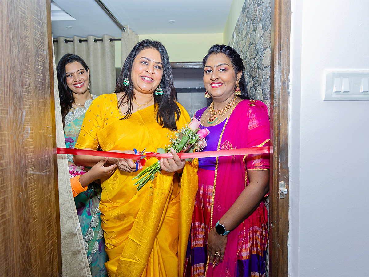 Singer Geetha Madhuri open store - Sakshi6