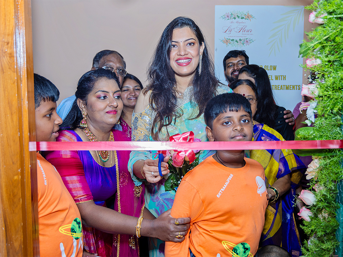 Singer Geetha Madhuri open store - Sakshi7