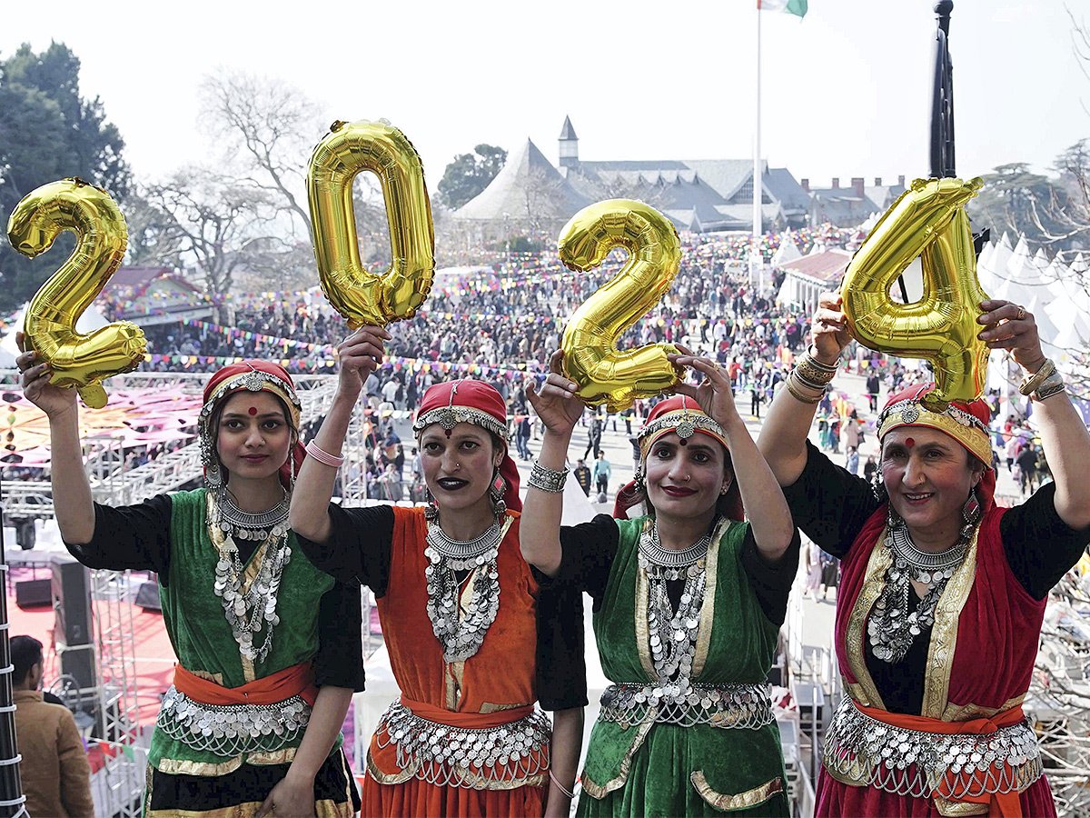 People Celebrated New Year 2024 In Their Unique Way - Sakshi7