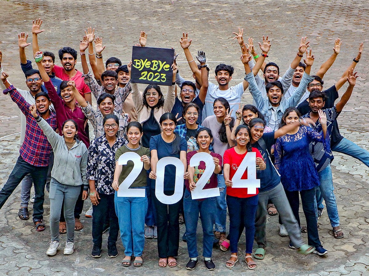 People Celebrated New Year 2024 In Their Unique Way - Sakshi9