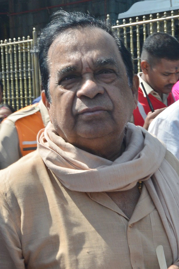 Brahmanandam,Suma And Singer Sunitha Visits Tirumala Photos - Sakshi15