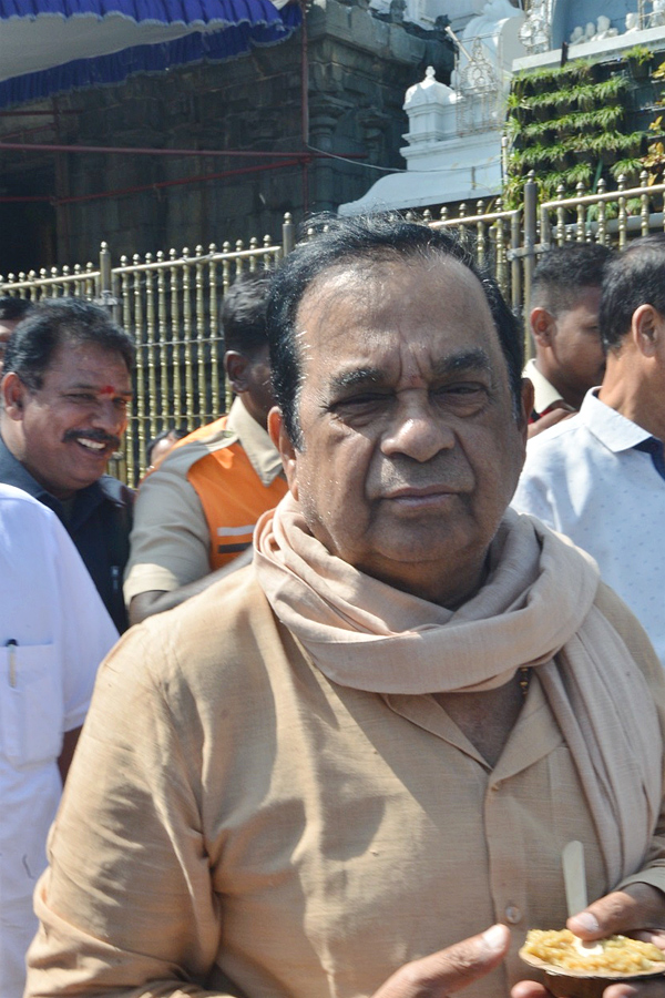 Brahmanandam,Suma And Singer Sunitha Visits Tirumala Photos - Sakshi16