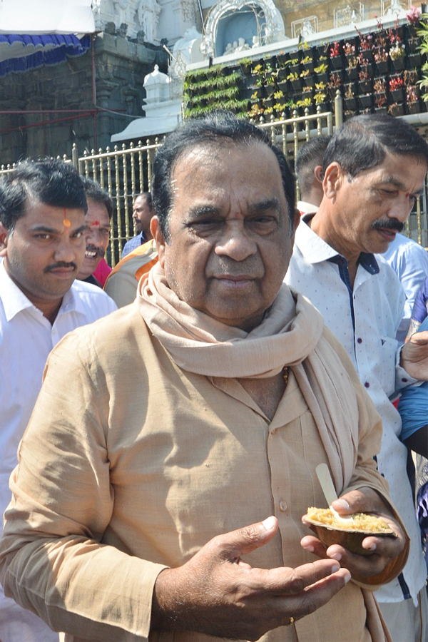 Brahmanandam,Suma And Singer Sunitha Visits Tirumala Photos - Sakshi17