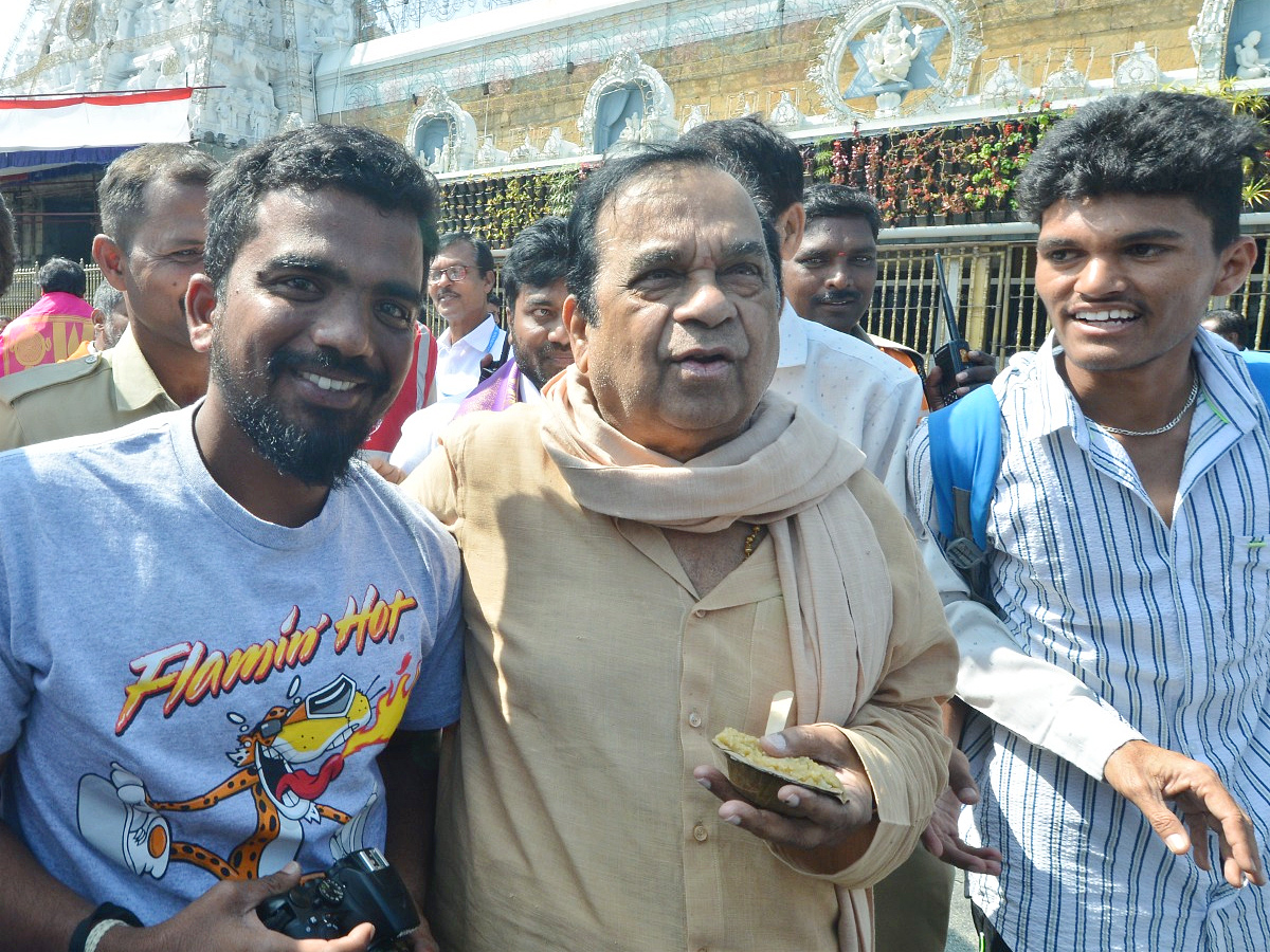 Brahmanandam,Suma And Singer Sunitha Visits Tirumala Photos - Sakshi19